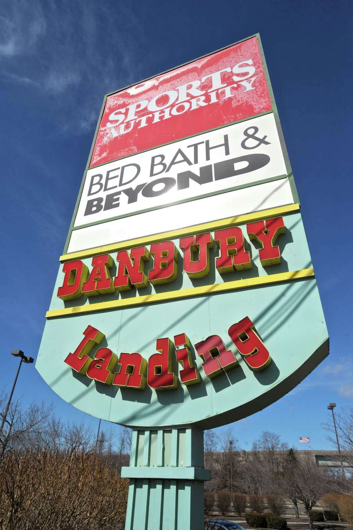 Danbury, Bridgeport Sports Authority stores to close