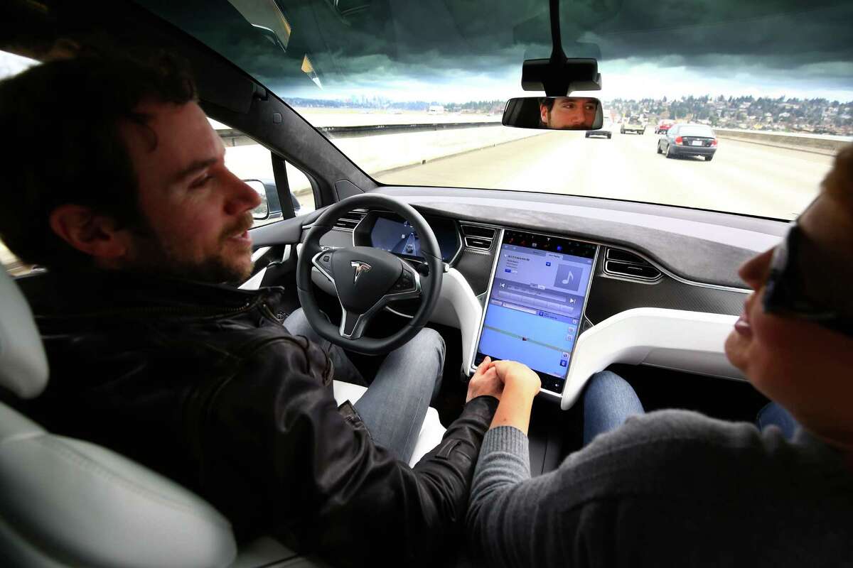 This is what it's like to have a Tesla drive autopilot through Houston