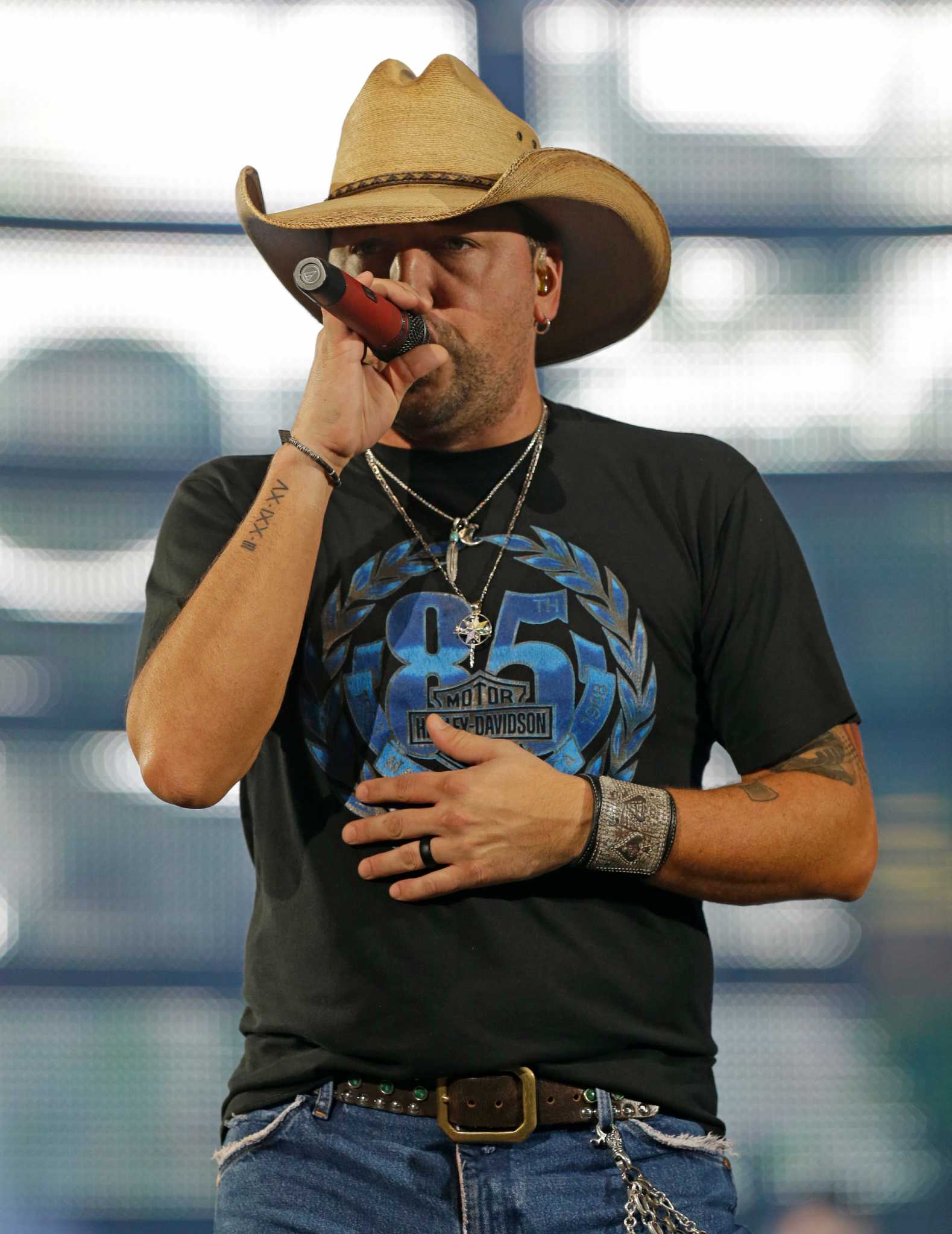 jason aldean hicktown cowboy hat