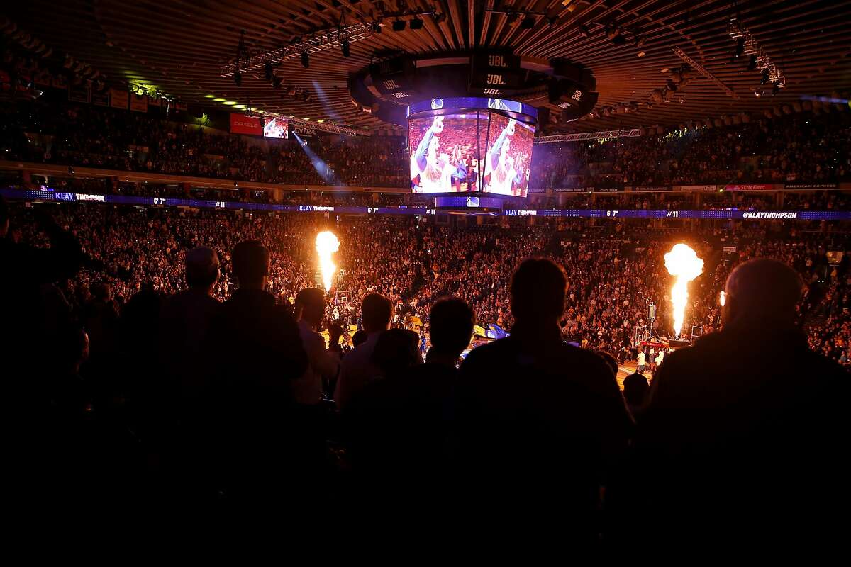 Prince makes appearance at Warriors game