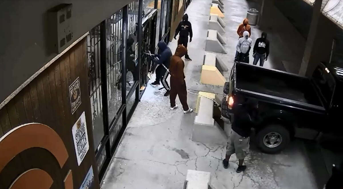 Massive Houston gun store robbery caught on surveillance cameras