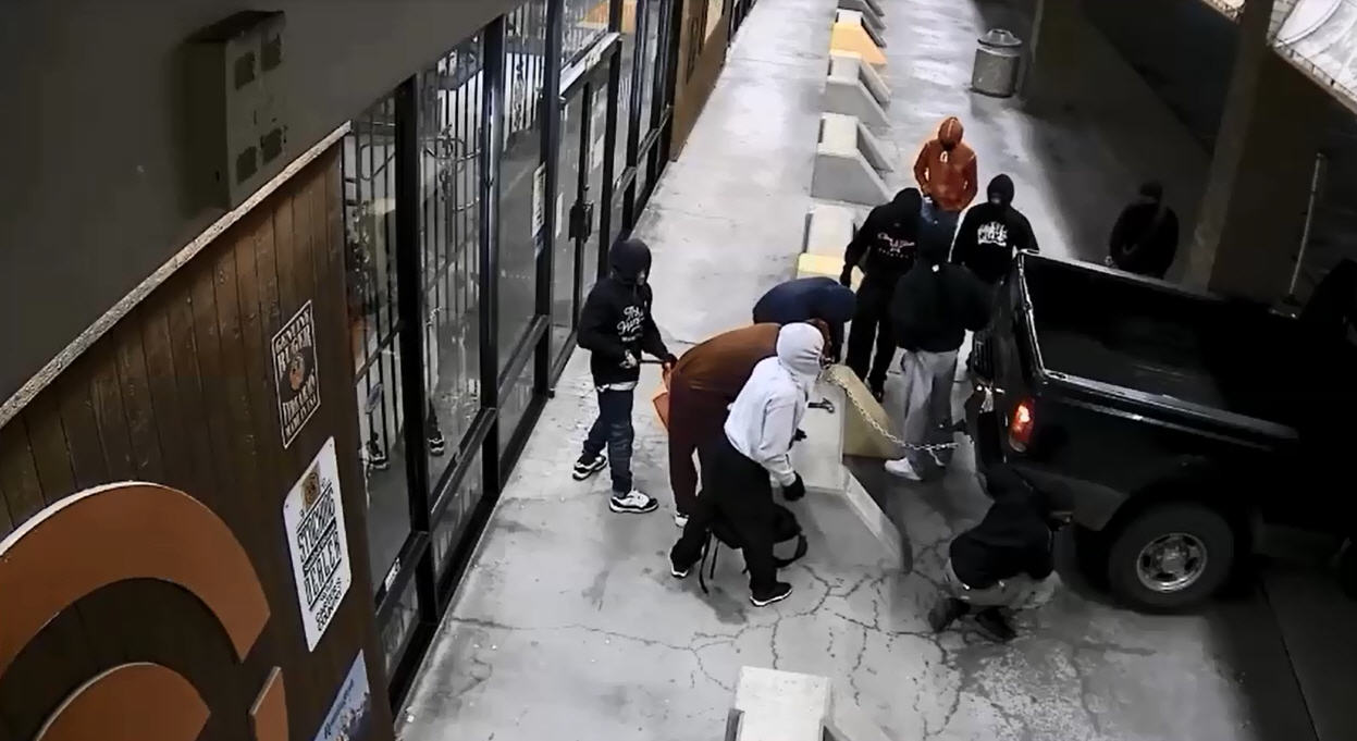 Massive Houston gun store robbery caught on surveillance cameras