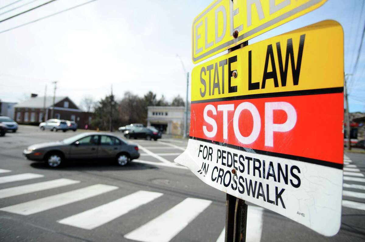 Proposal calls for 500 fine for not yielding to pedestrian