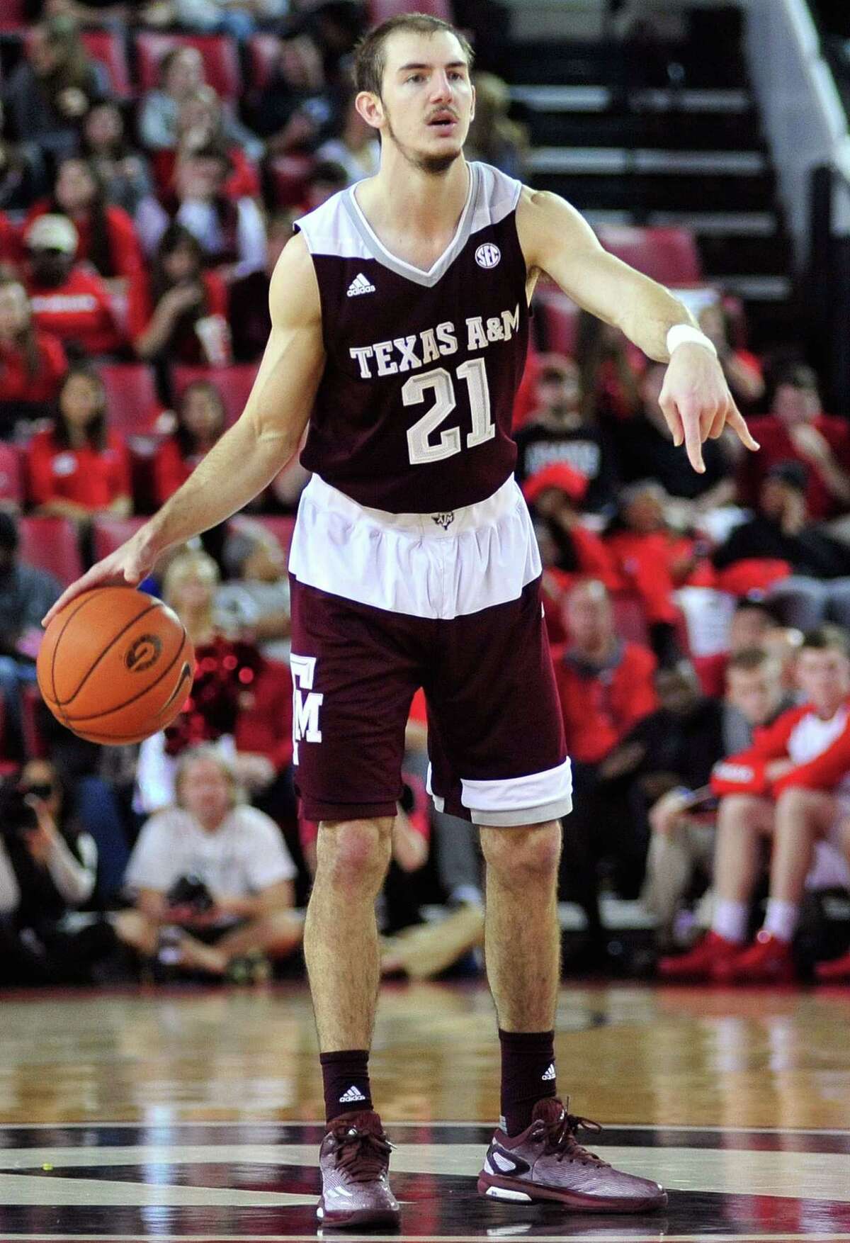 Aggies' Alex Caruso hopes final home game comes with SEC title