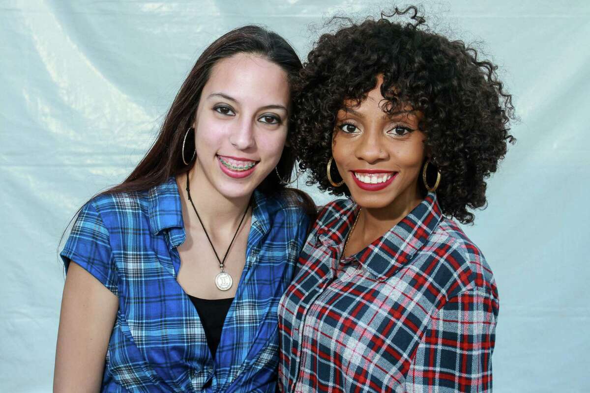 Jason Derulo fans at his RodeoHouston concert on Friday.