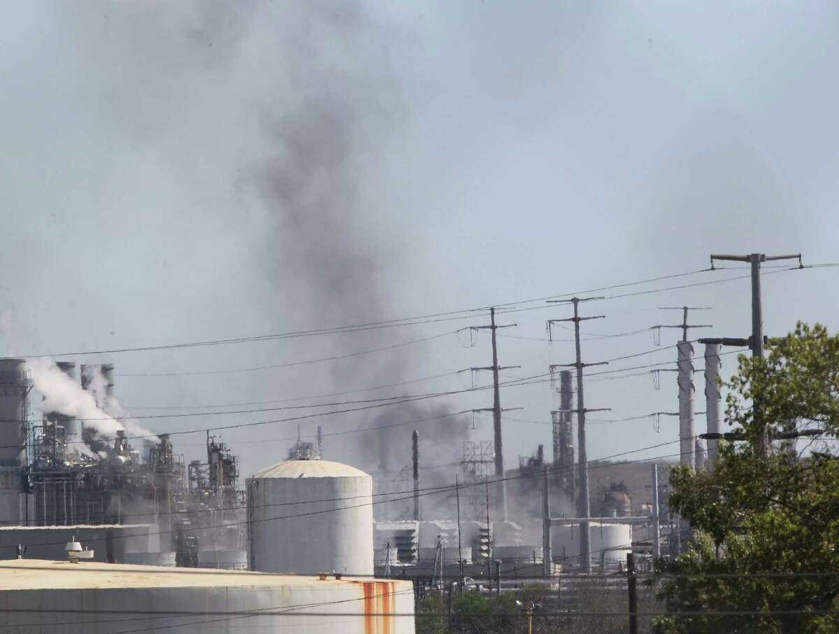 1 injured in fire at troubled Pasadena plant
