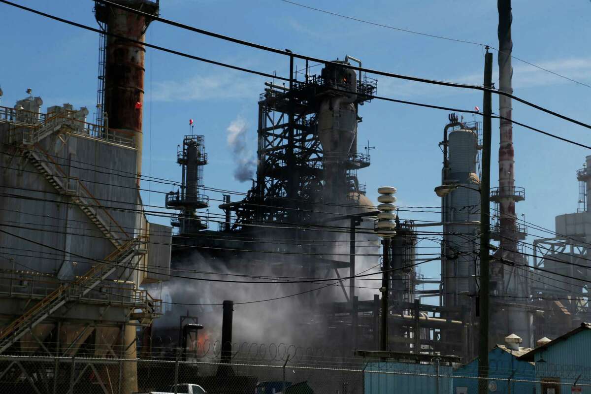 1 injured in fire at troubled Pasadena plant