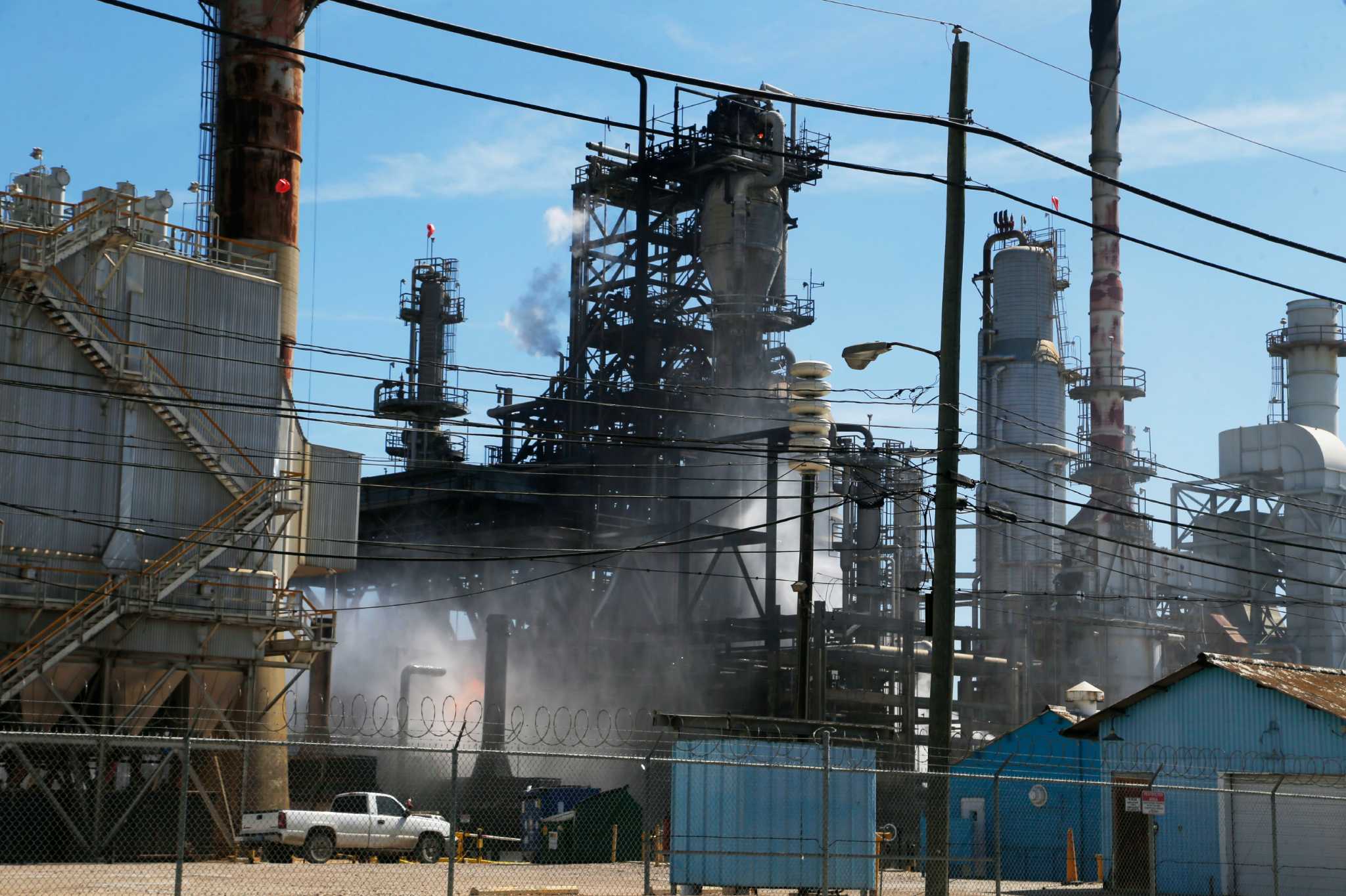 1 injured in fire at troubled Pasadena plant