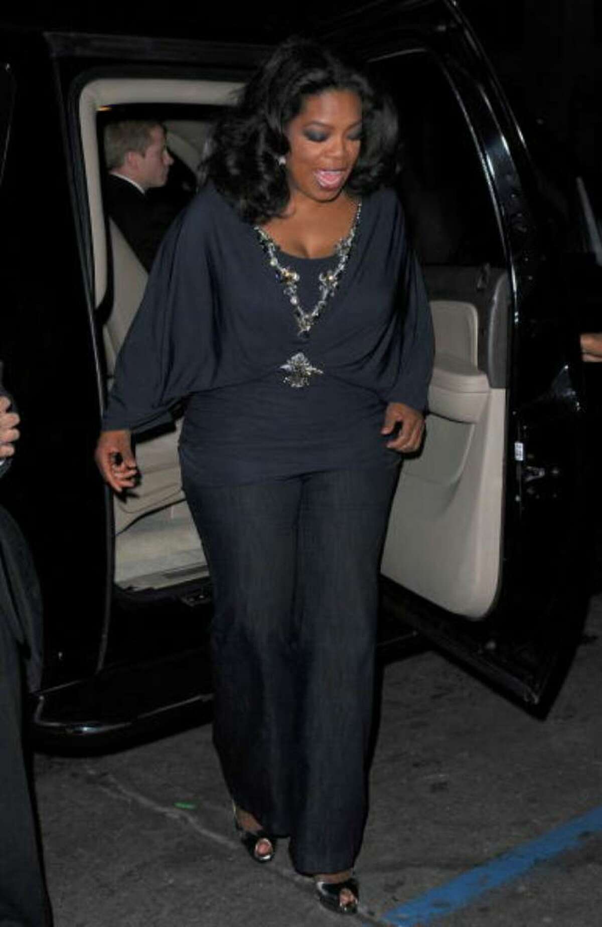HOLLYWOOD - NOVEMBER 01: Oprah Winfrey arrives at the AFI FEST 2009 Screening Of Precious: Based On The Novel 'PUSH' By Sapphire on November 1, 2009 in Hollywood, California. (Photo by Jason Merritt/Getty Images)