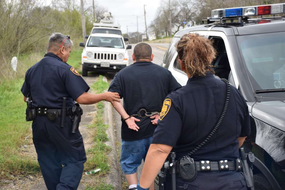 San Antonio police scouring city for outstanding warrants during Great
