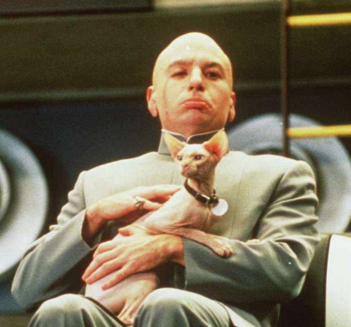 18 reasons why people love to hate Pitbull
