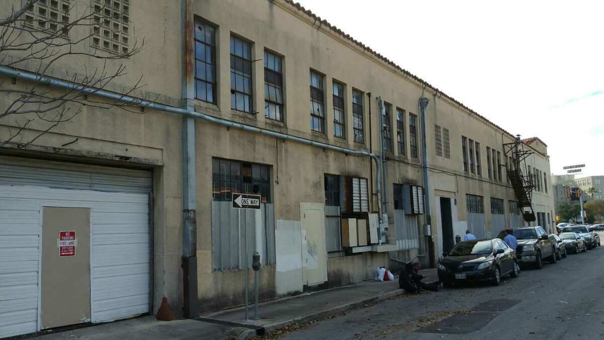 The back of the empty building at 901 E Houston Street in downtown San Antonio.