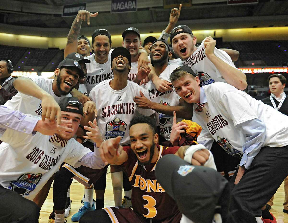 Iona celebrates after beating Monmouth in the MAAC men's championship game at the Times Union Center on Monday, March 7, 2016 in Albany, N.Y.