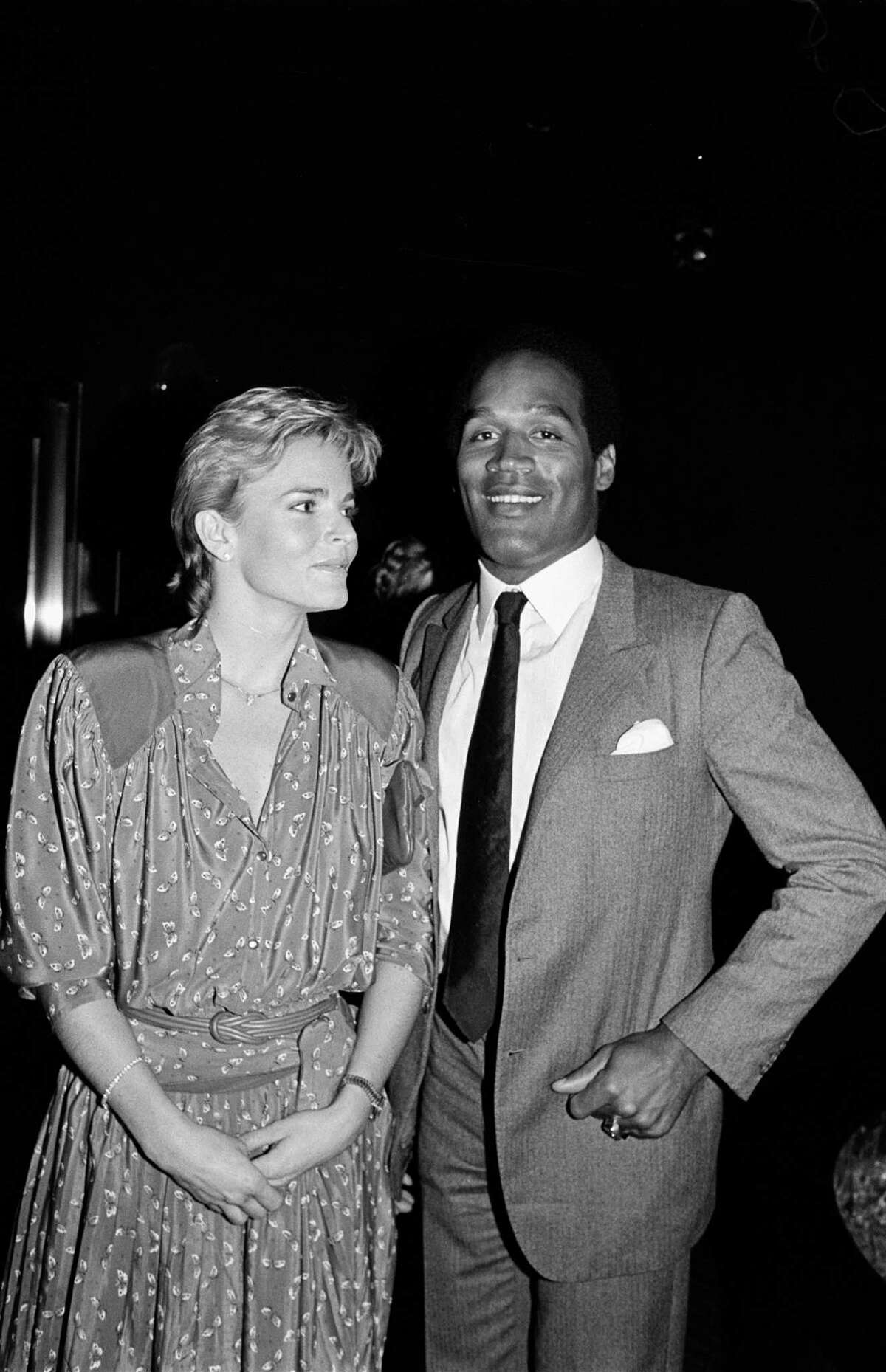 Crime Scene Photos From Nicole Brown Simpson - rkej0il