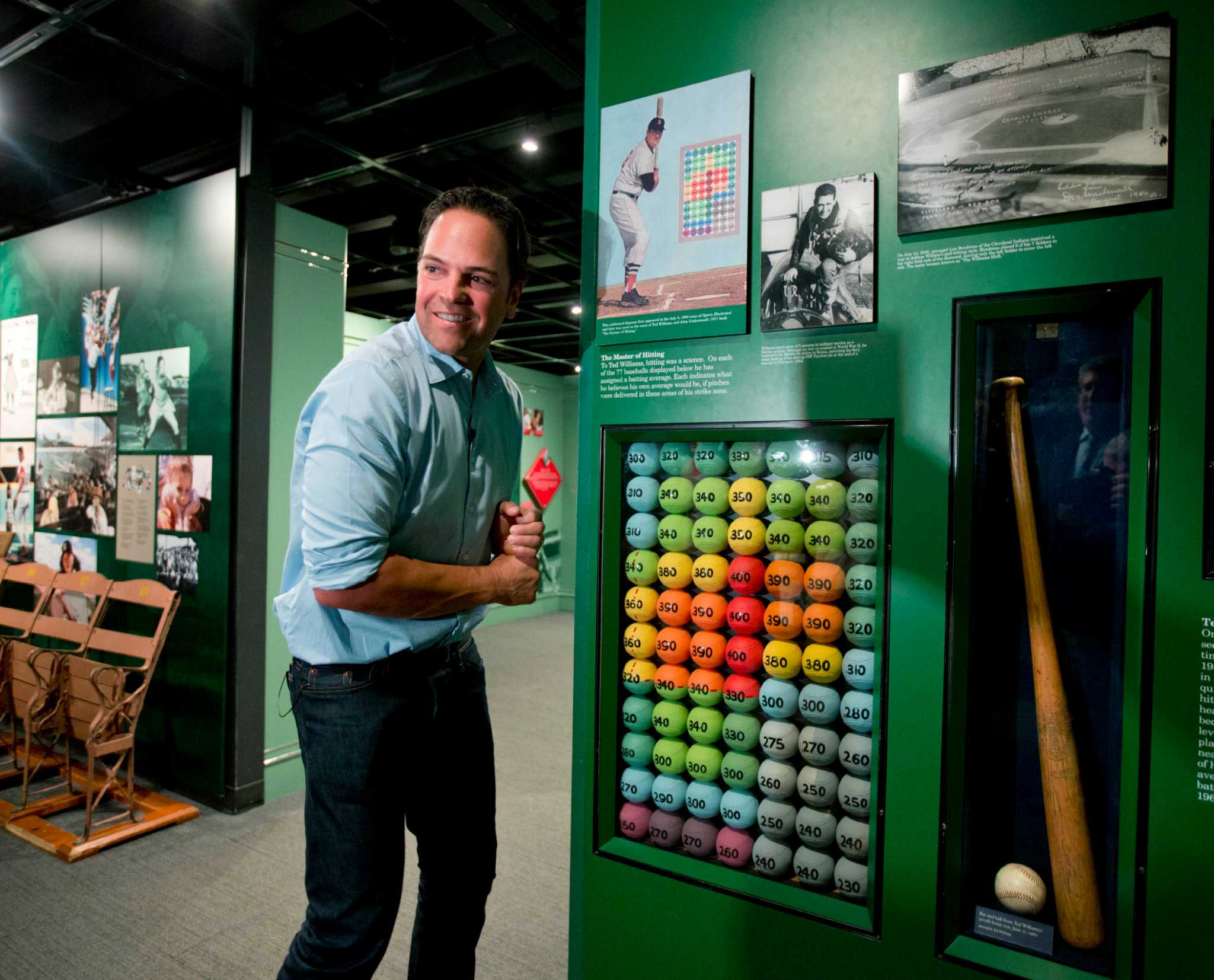 Mets great Mike Piazza visits Baseball Hall of Fame in Cooperstown