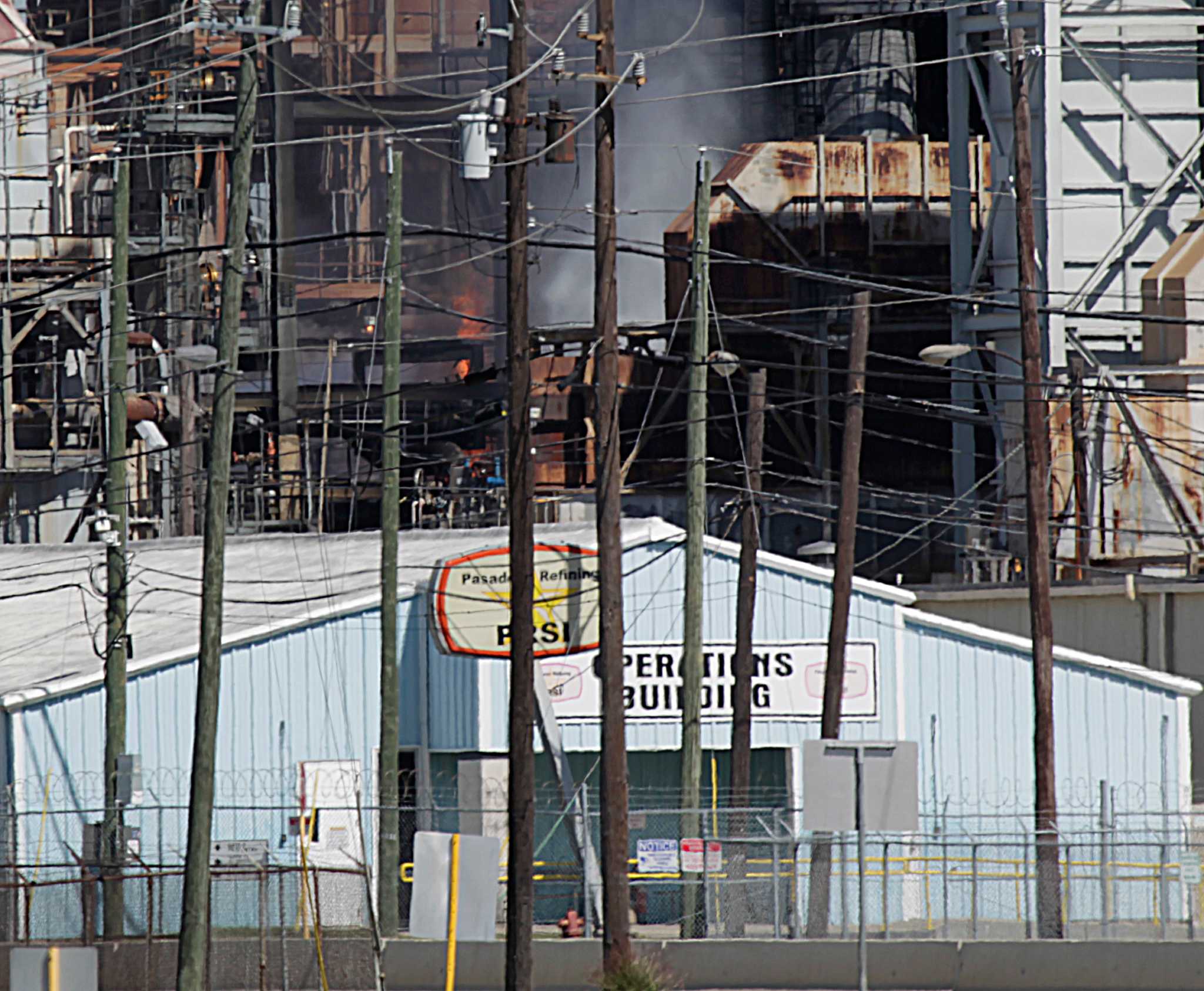 Repairs at Pasadena refinery expected to spur release of 15 tons of air