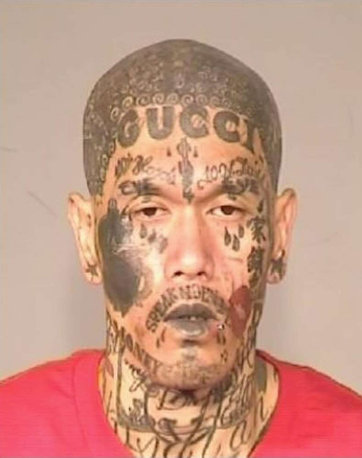 Опасный лицо. Самый татуированный уголовник.