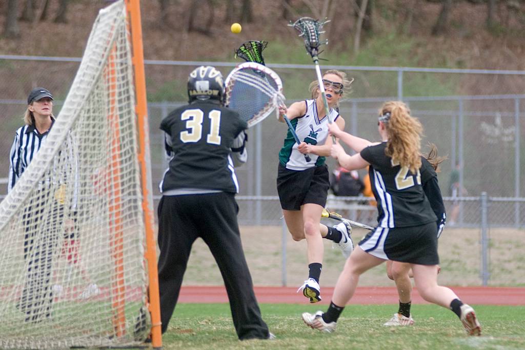 New Milford girls hold off Barlow in lacrosse battle