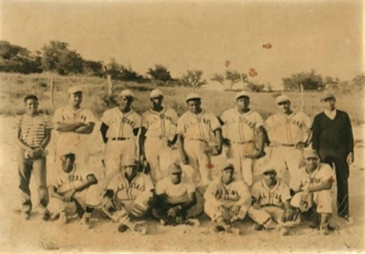 Texas Rangers on X: In recognition of the 100th anniversary of the Negro  Leagues, we begin a best-of-3 intrasquad series, with both squads being  named after former Negro League teams.  /