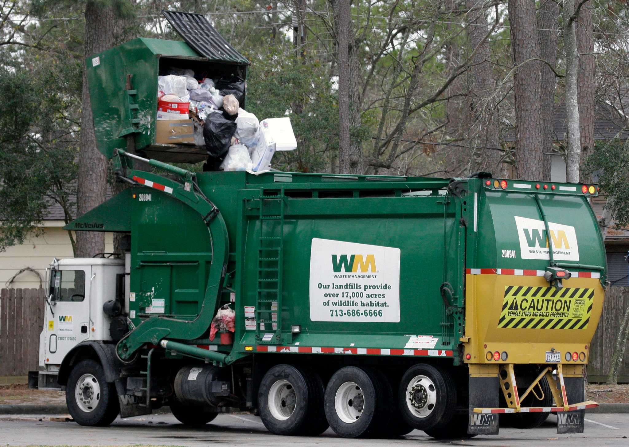 waste management garbage truck