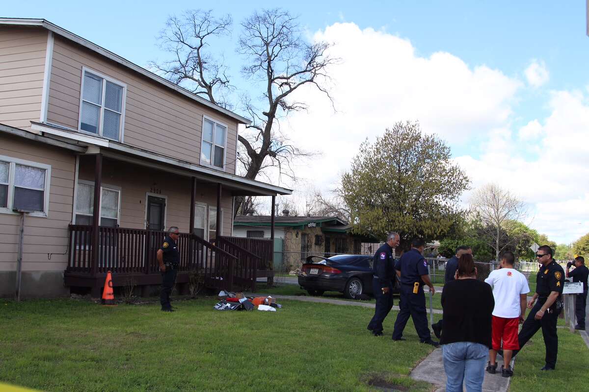 Man accidentally shoots himself while showing off his gun to friends