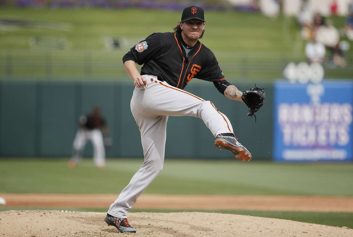Giants' Jake Peavy hits the right notes