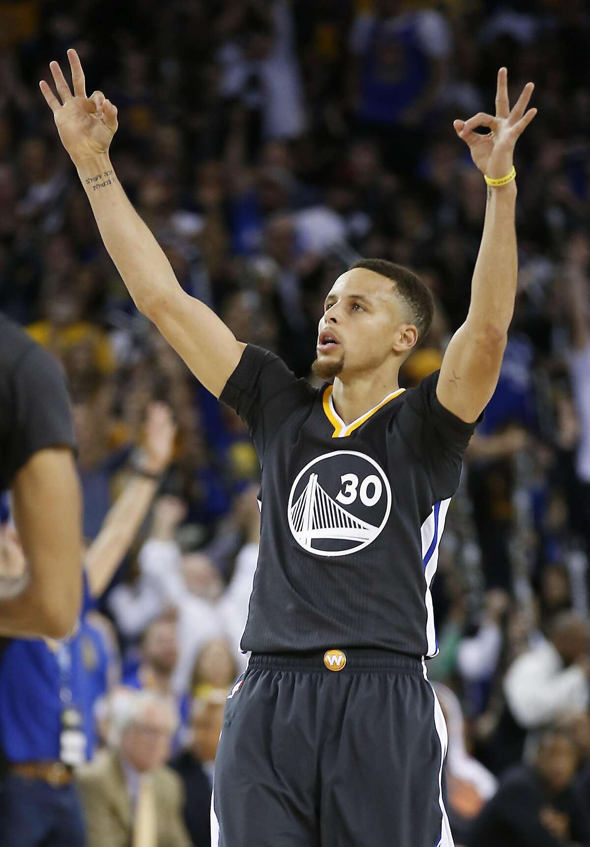 Stephen Curry makes history: 1st unanimous MVP