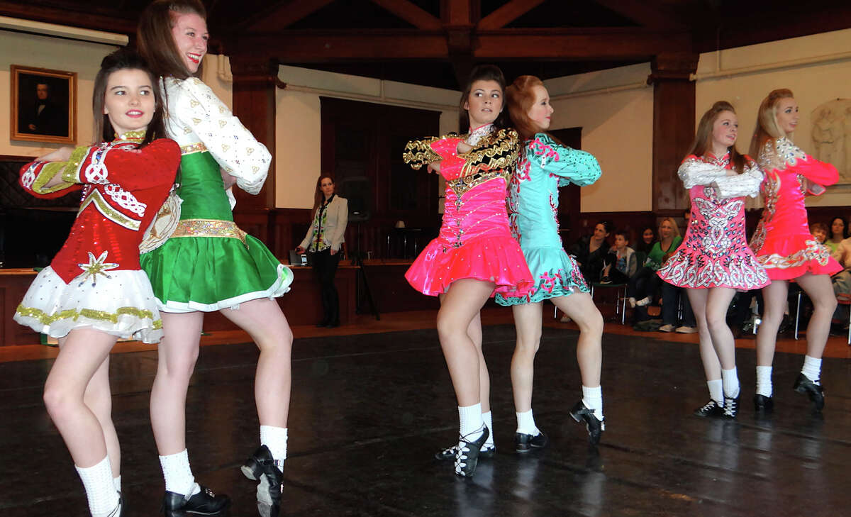 Ever Green Tradition Irish Dancers Kick Off St Patricks Celebration