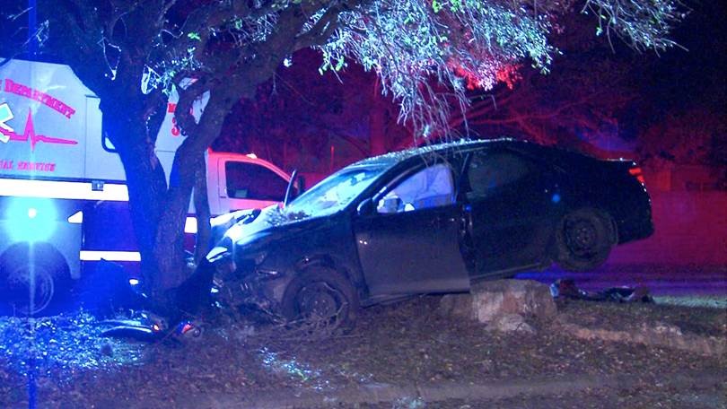 Sapd Female Driver In Hospital After Crashing Car Into Tree On