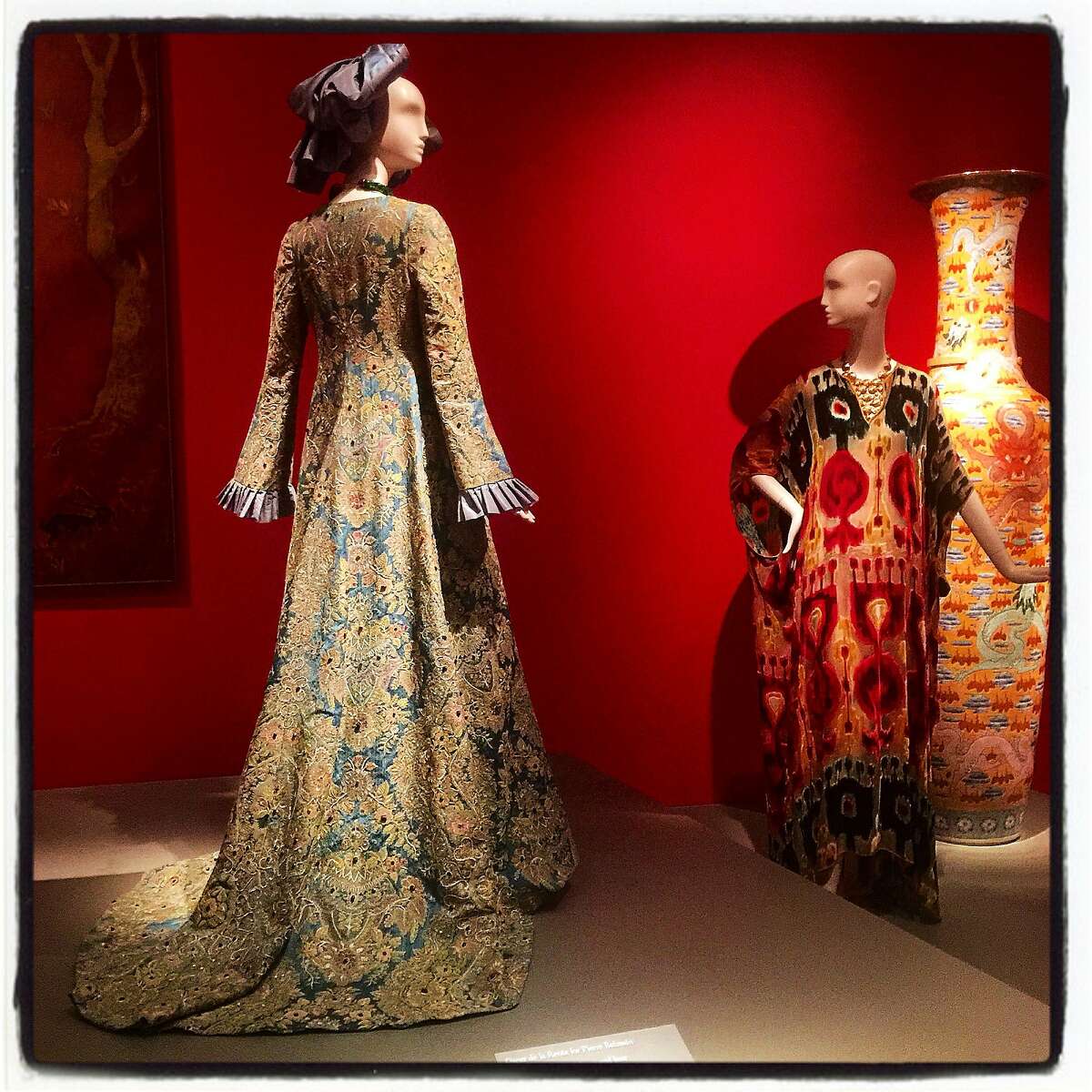 Gala celebrates Oscar de la Renta artistry at de Young