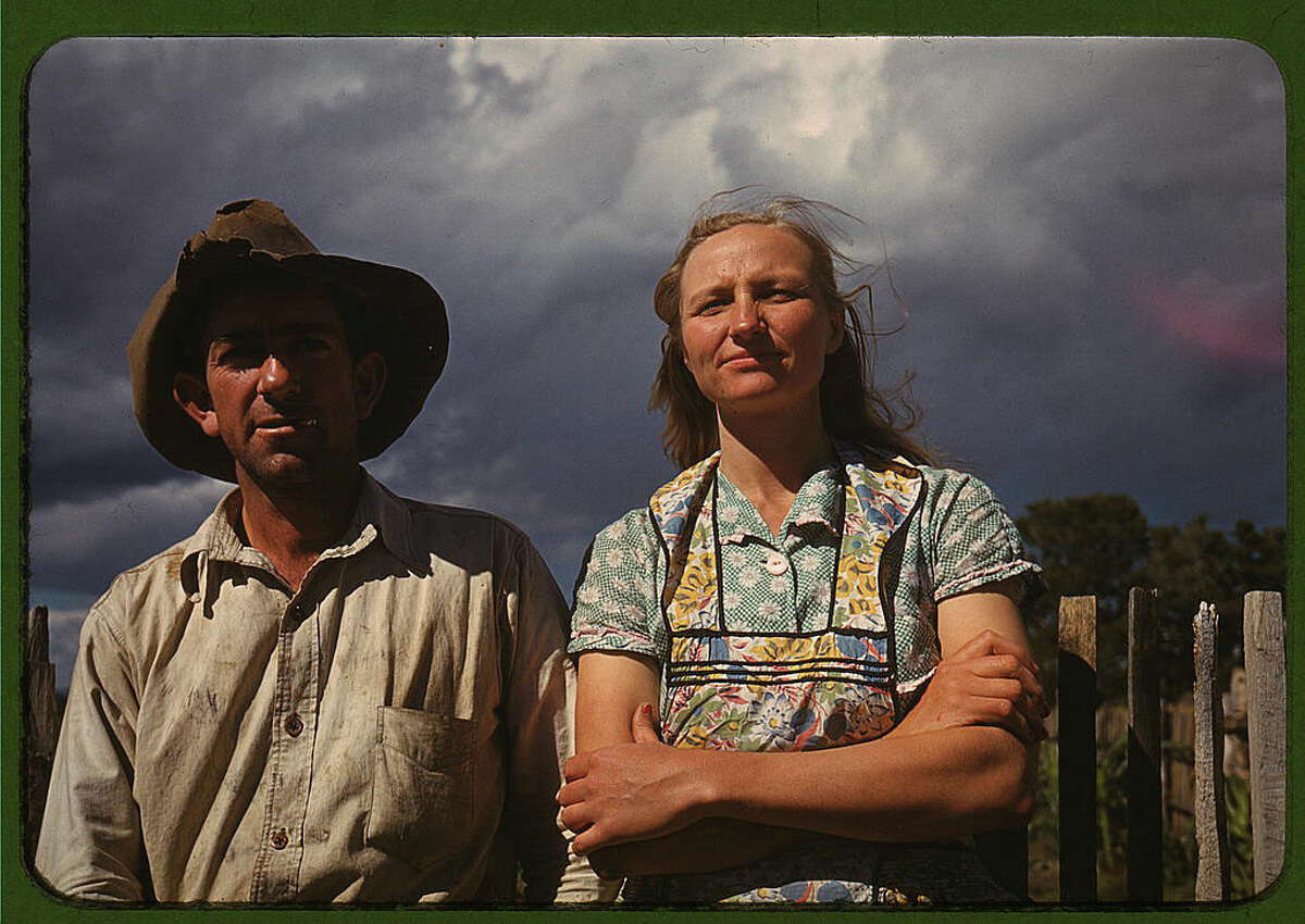Original caption reads: "Faro and Doris Caudill, homesteaders, Pie Town, New Mexico." Photo dated October 1940, by Russell Lee.