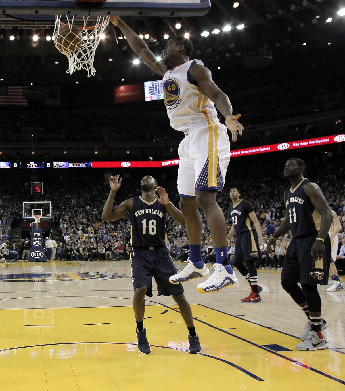 Andrew Bogut’s rare 3-pointer highlights Warriors’ victory