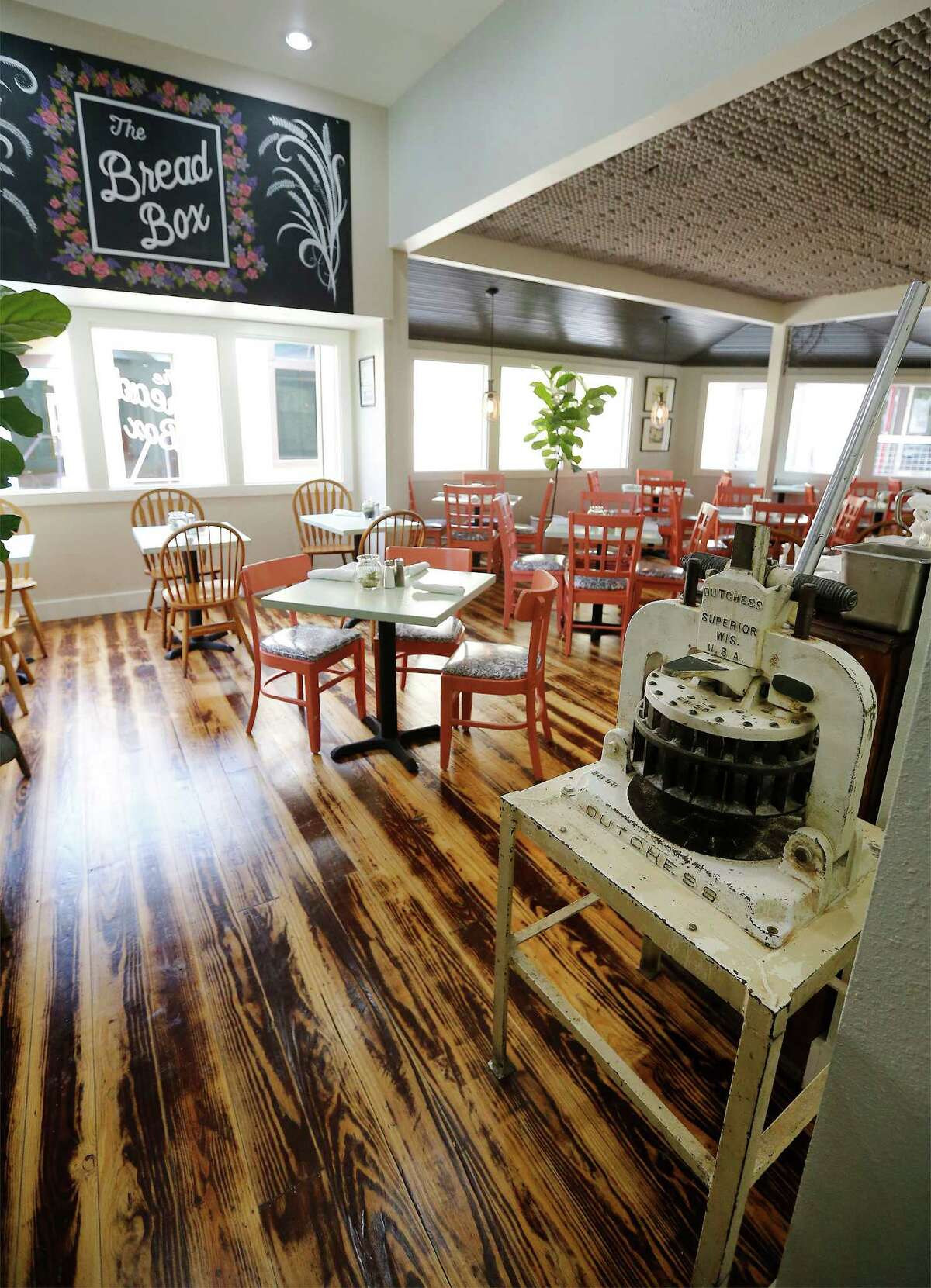 Interior view of the dining room of The Bread Box in Artisan Alley on Tuesday, Mar. 15, 2016. (Kin Man Hui/San Antonio Express-News)