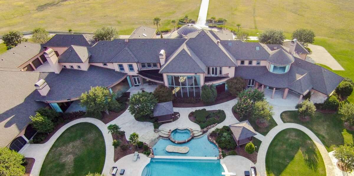 Former Texas mansion of Dallas Cowboys star Deion Sanders sees massive