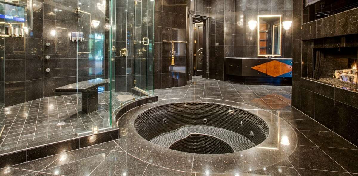 Former Texas mansion of Dallas Cowboys star Deion Sanders sees massive