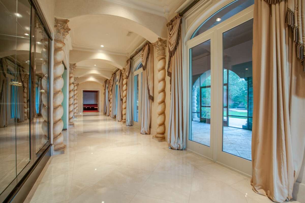 Former Texas mansion of Dallas Cowboys star Deion Sanders sees massive