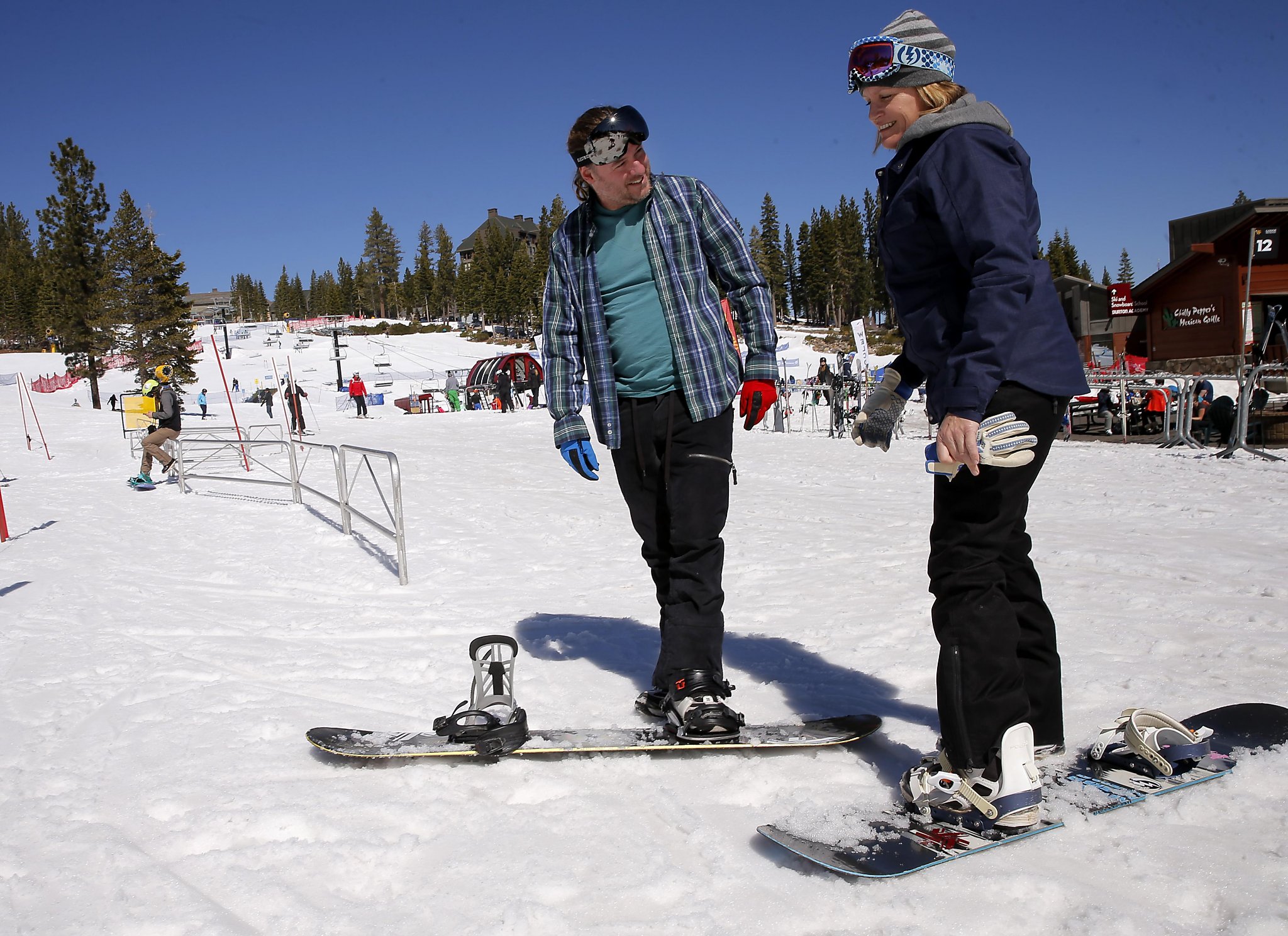 Snow makers rescue big Sierra resorts as drought bakes smaller ones – The  Mercury News