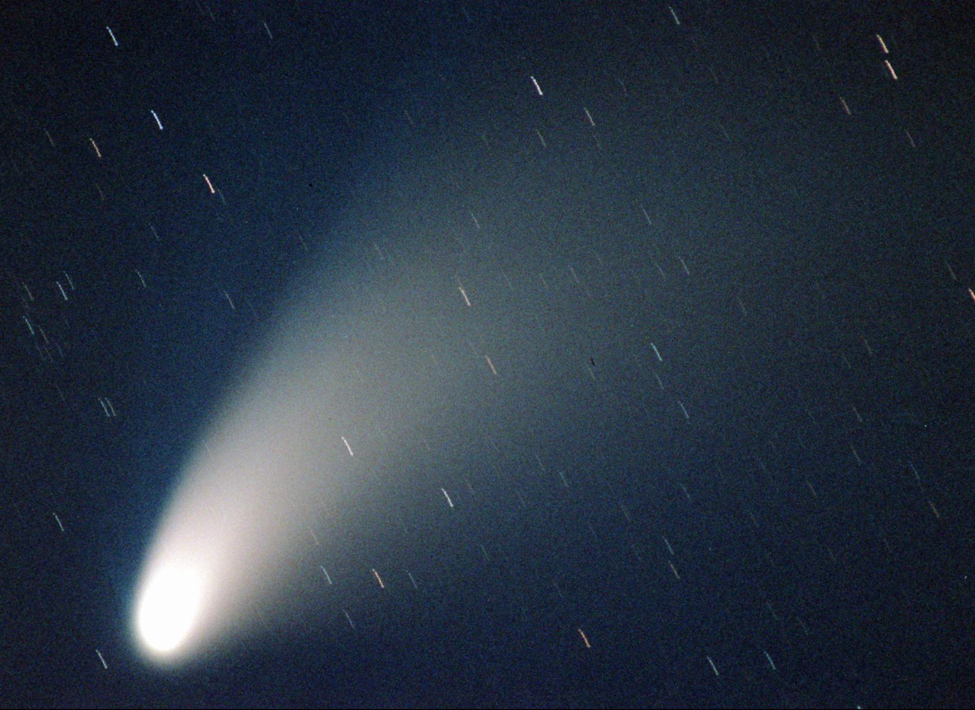 2 comets coming very close to Earth next week