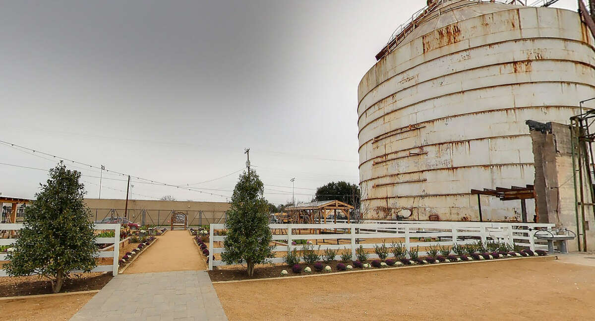 Chip & Joanna Gaines' 'Fixer Upper' Magnolia Market 11 things to know