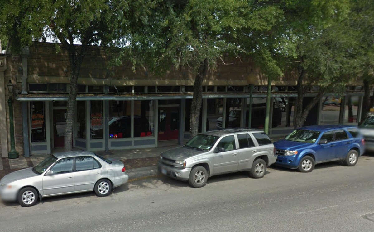 Alamo Depot Sports Bar: 1157 E Commerce