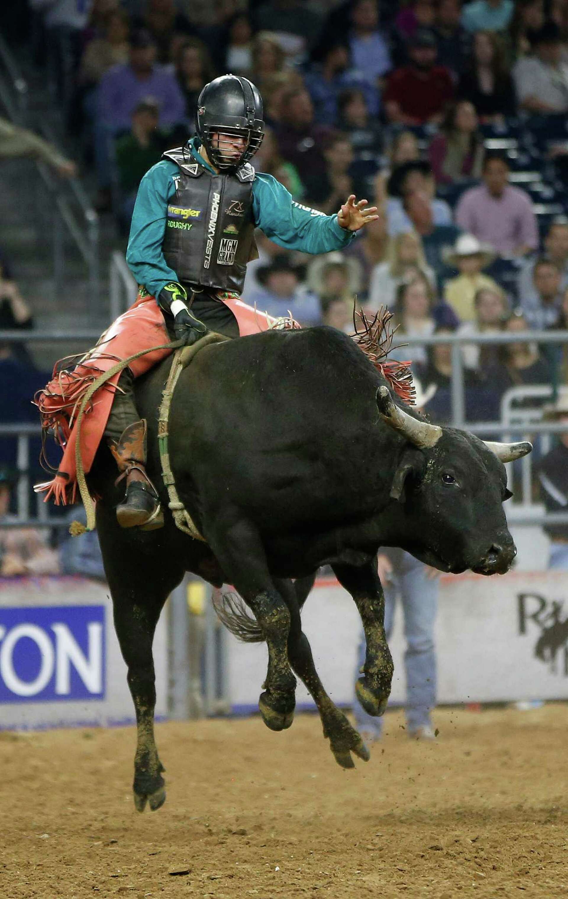Texas man rides horse into Taco Bell