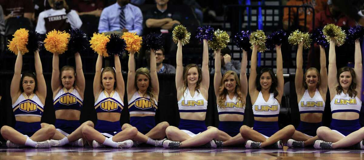 Cheerleaders From Day 2 Of The Ncaa Tournament 3855