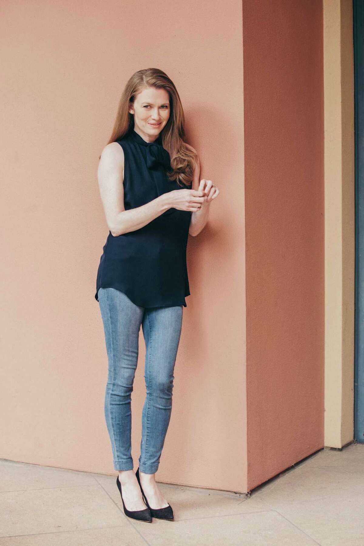 With 'The Catch,' Mireille Enos takes a break from the bleak