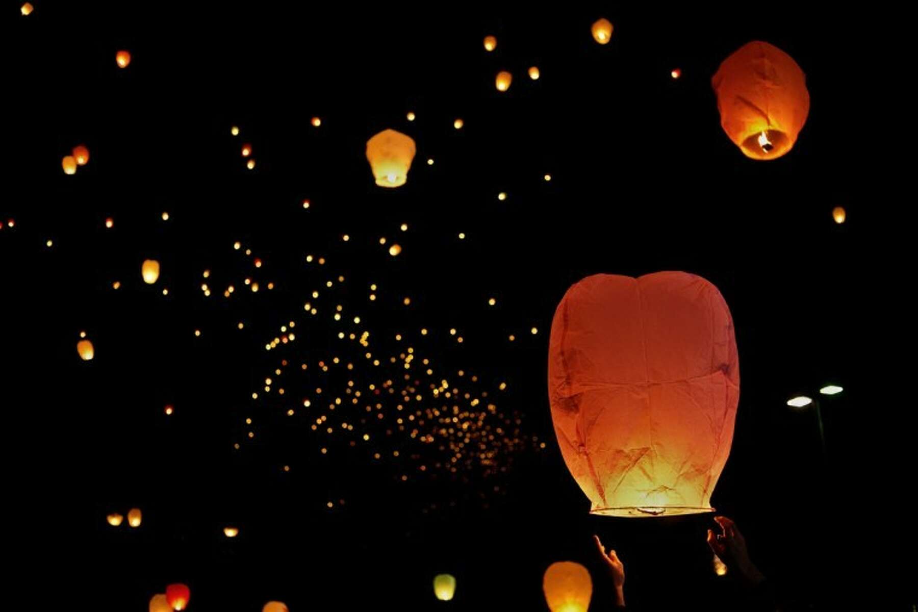 light up lanterns in the sky