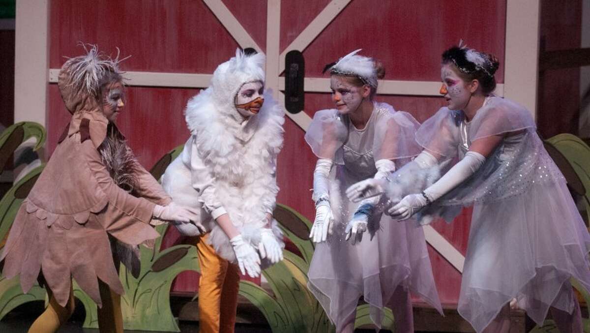 STEVEN SIMPKINS/Daily NewsIrene Cline as Whoo the Owl, Emily Thomas as Duck, Delaney Strouse and Rachel Diehl as Gulls in the Midland Center for the Arts Peanut Gallery production of "CLICK, CLACK, MOO: Cows That Type."