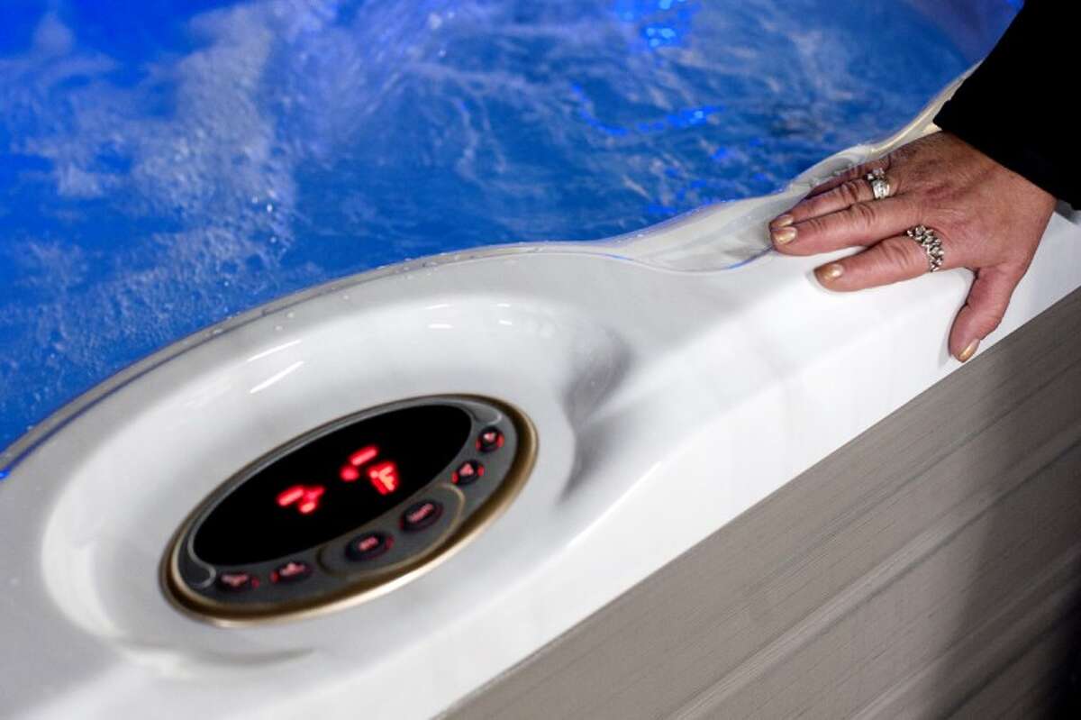 Hot tubs making a comeback as relaxing oases