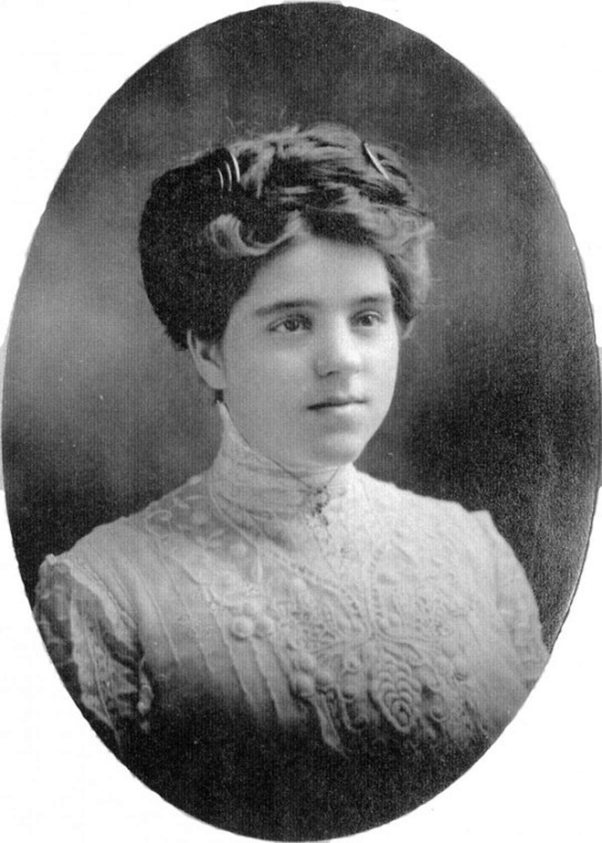 Bessie Belle Smith, mother of Vera, Ken and Edwin, once remarked “They weren’t really happy with me the first few weeks.” A little later her father-in-law Fred told R.D. that “it was the smartest thing you ever did.”
