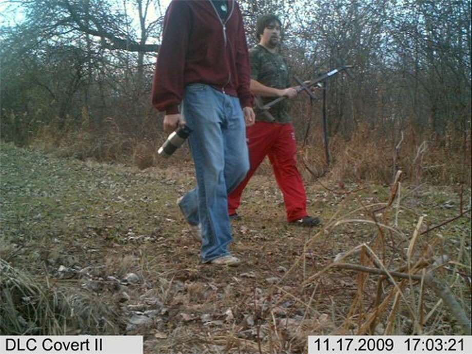 Thieves stealing tree stand steps from state police detective caught on