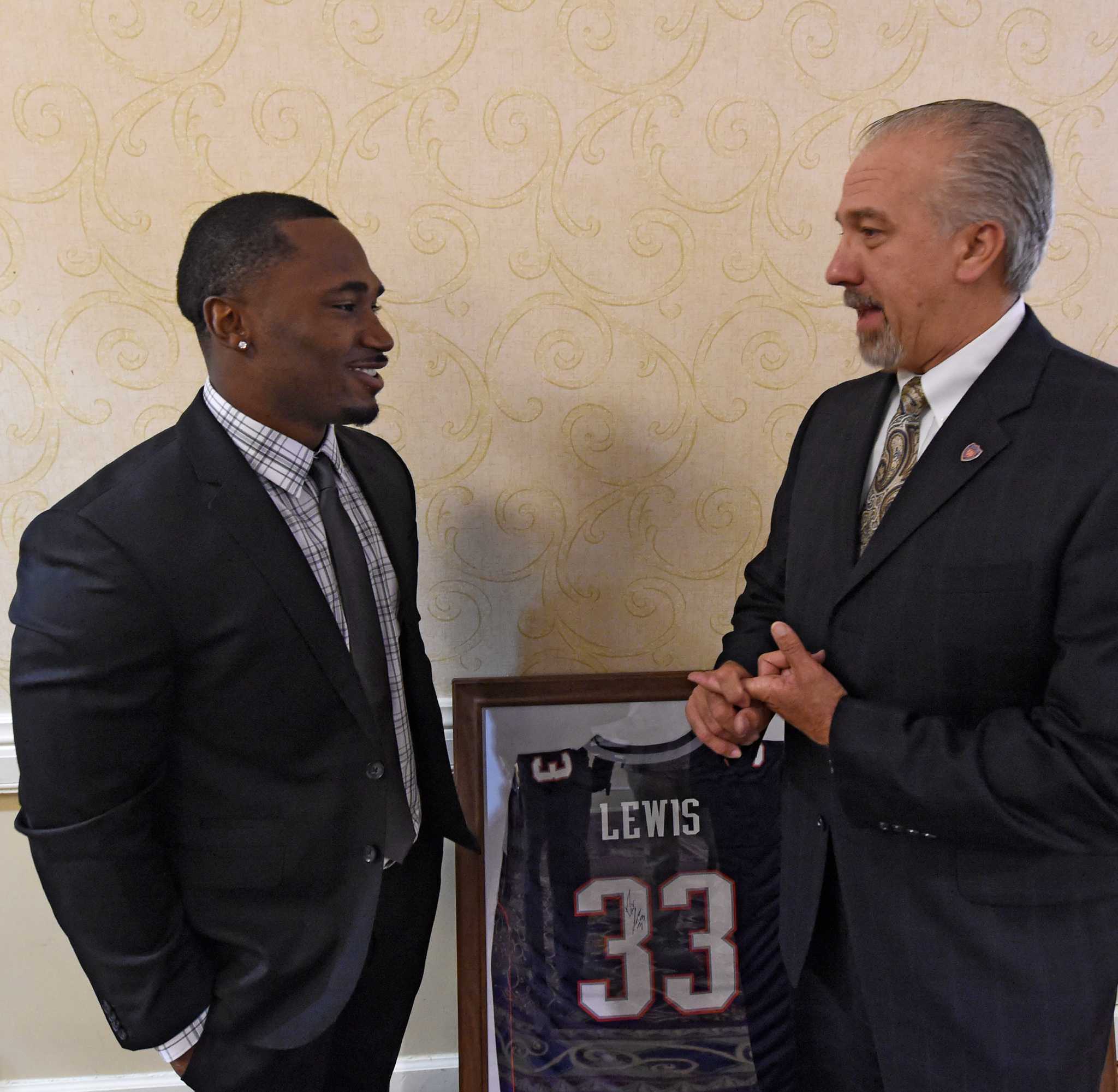 Albany's Dion Lewis retires from NFL