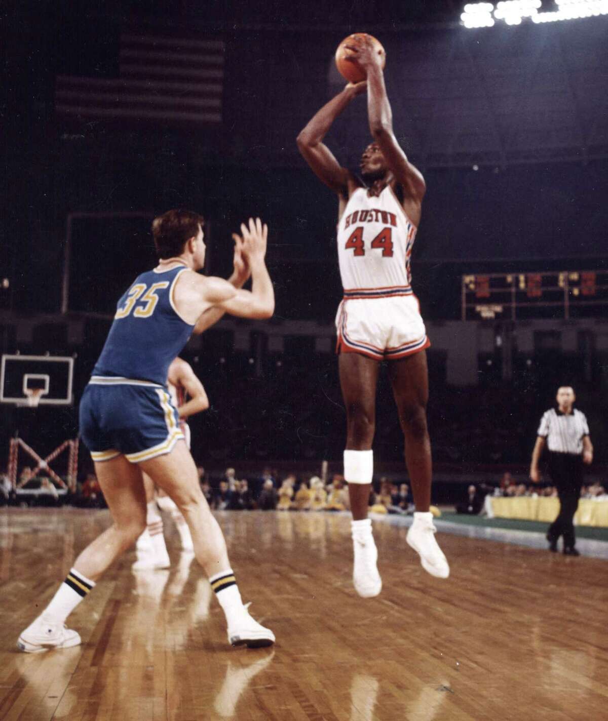 Rockets to Retire No. 44 in Honor of Elvin Hayes